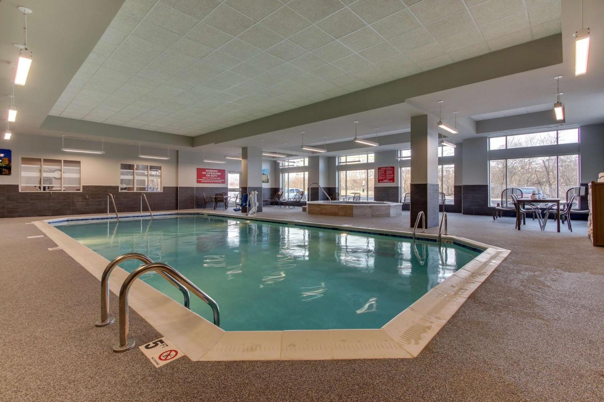 Drury Inn & Suites Cleveland Beachwood Eksteriør bilde
