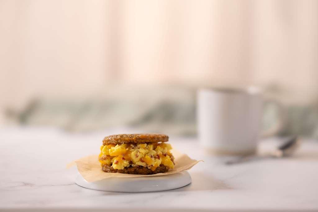 Drury Inn & Suites Cleveland Beachwood Restaurant bilde